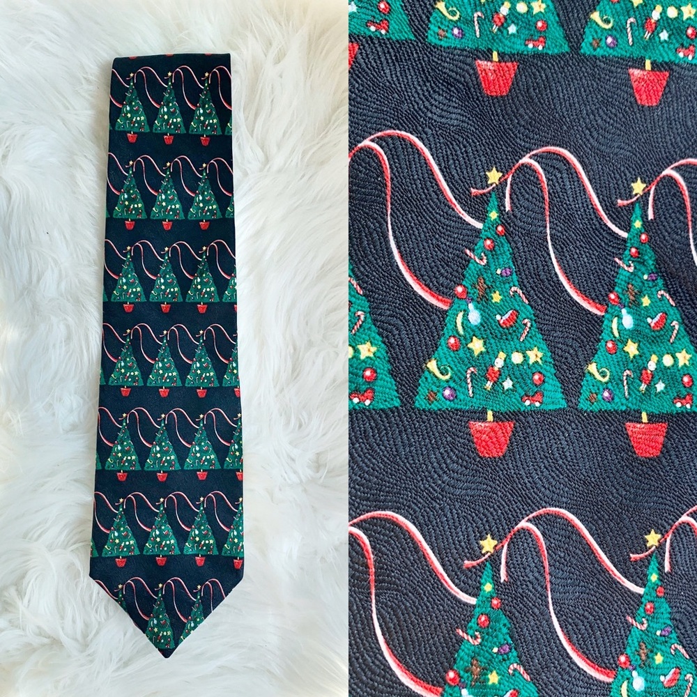 Hallmark Traditions silk Christmas Tie